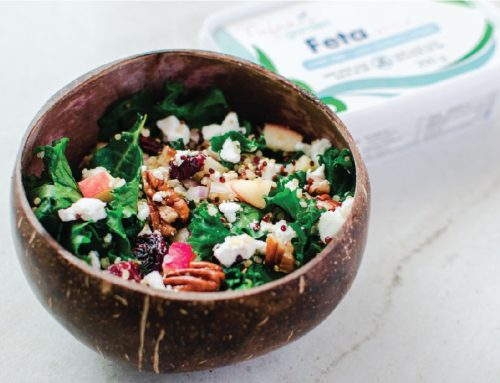 Salade repas de kale et «faux»mage feta